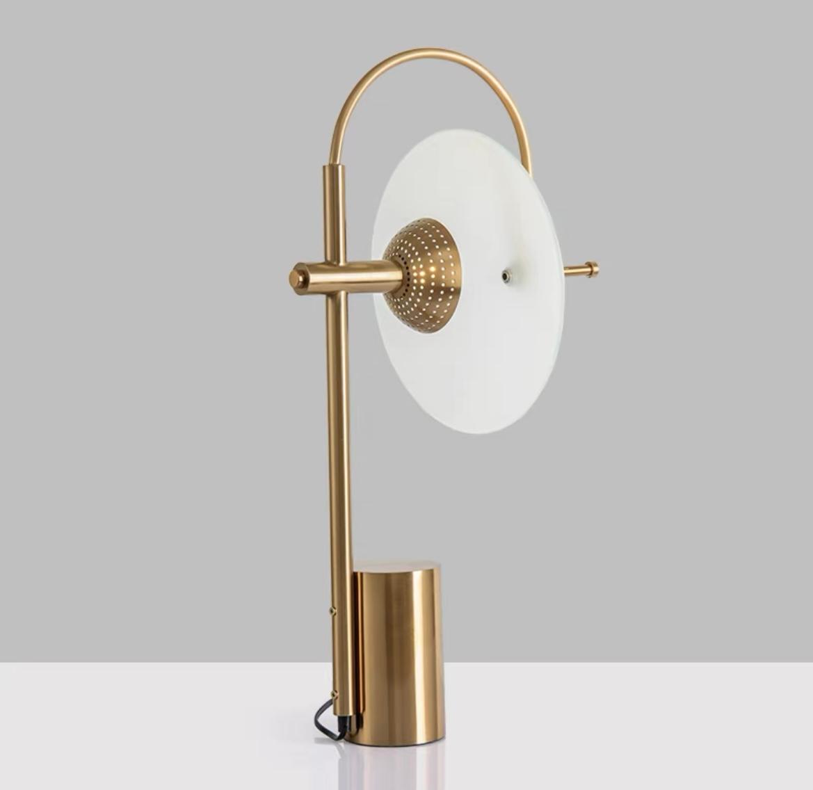 Настольная лампа DOIU