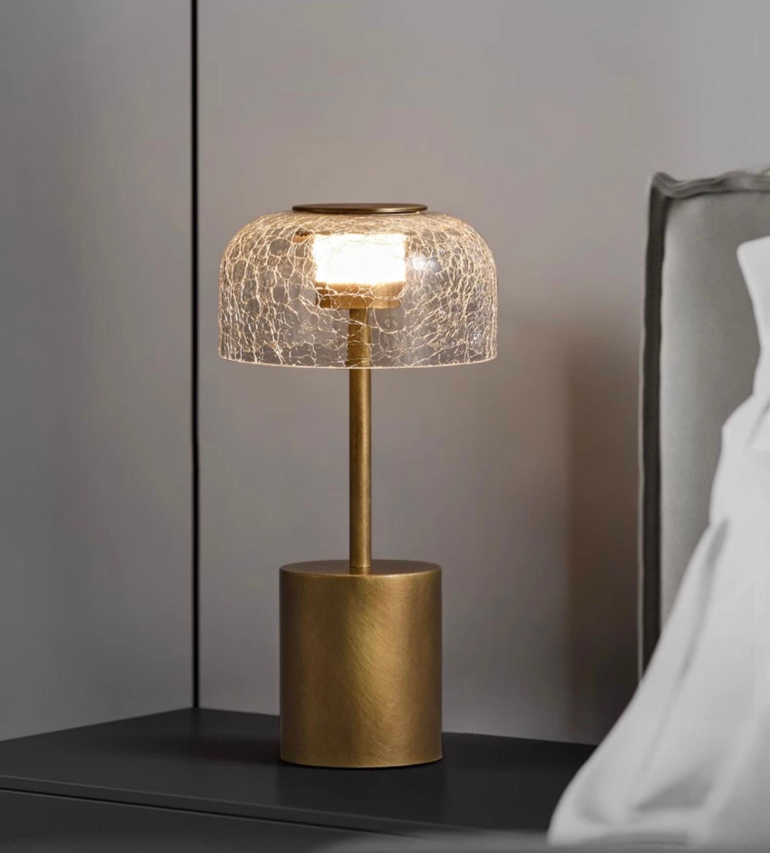 Настольная лампа CRISPIN 