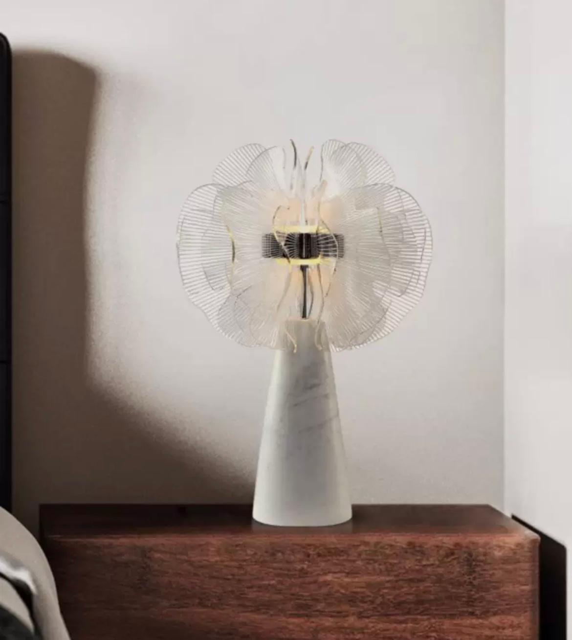 Настольный светильник F-TIAS